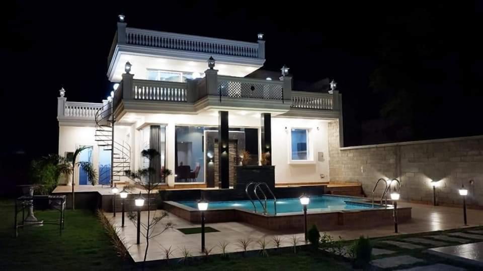 Greystone Villa, Swiming Pool , Bbq , Big Garden, Pool Table, Party Speaker, Bathtub, Kitchen, 15Mins To Golden Temple Amritsar Eksteriør bilde