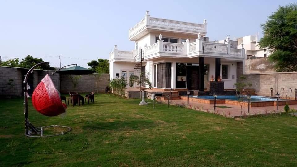 Greystone Villa, Swiming Pool , Bbq , Big Garden, Pool Table, Party Speaker, Bathtub, Kitchen, 15Mins To Golden Temple Amritsar Eksteriør bilde