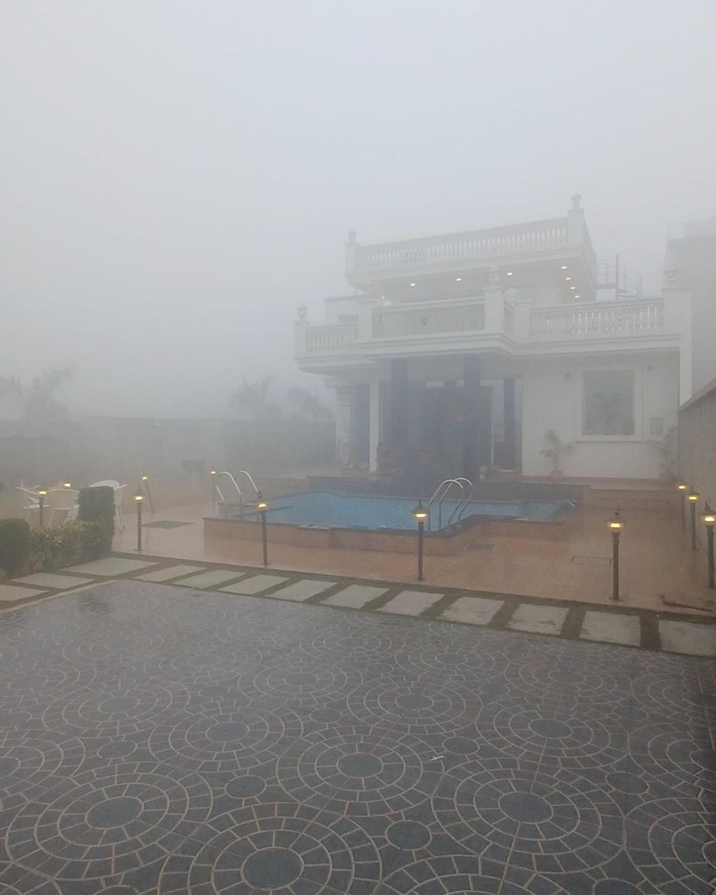 Greystone Villa, Swiming Pool , Bbq , Big Garden, Pool Table, Party Speaker, Bathtub, Kitchen, 15Mins To Golden Temple Amritsar Eksteriør bilde