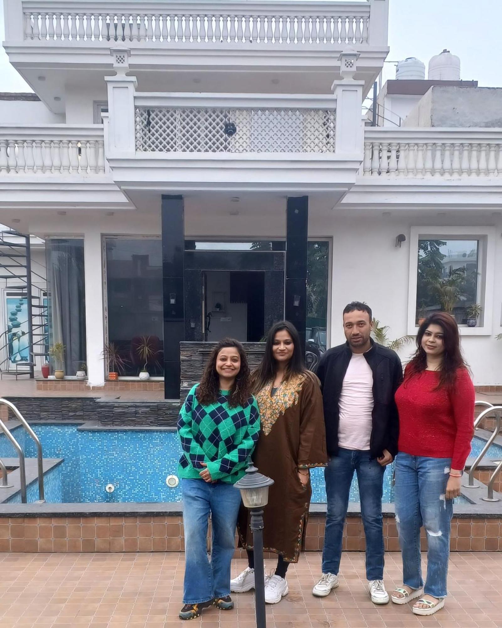 Greystone Villa, Swiming Pool , Bbq , Big Garden, Pool Table, Party Speaker, Bathtub, Kitchen, 15Mins To Golden Temple Amritsar Eksteriør bilde