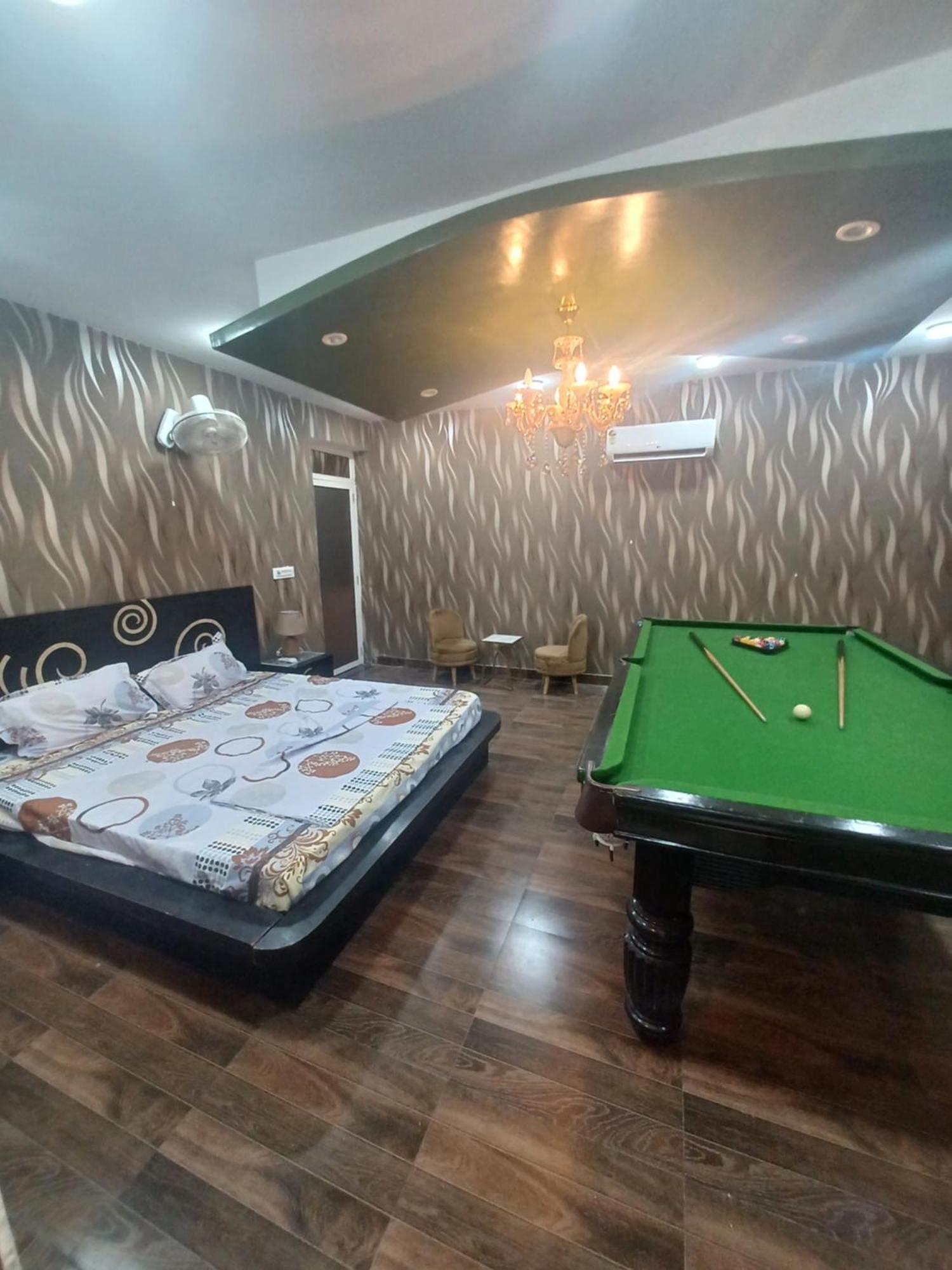 Greystone Villa, Swiming Pool , Bbq , Big Garden, Pool Table, Party Speaker, Bathtub, Kitchen, 15Mins To Golden Temple Amritsar Eksteriør bilde